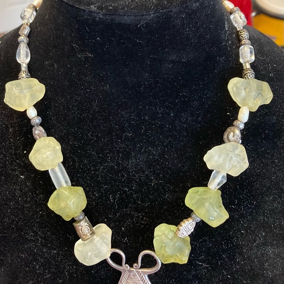 Resin Bead and silver plated beads and Himalayan pendant. 18” - Picture 11 of 11